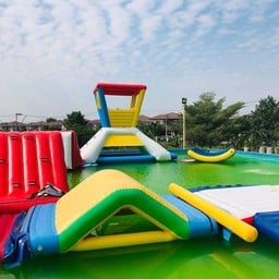 สวนน้ำบ่อวิน Brachio Water Park