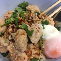 มาม่ายำแห้งไม่ชิ้น+ไข่