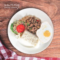 ข้าวเนื้อผัดพริกไทยดำ black pepper beef rice