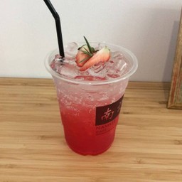 สตอเบอรี่โซดา