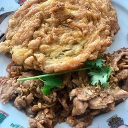 ข้าวราดหมูกระเทียม+ไข่เจียว