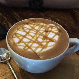 คาราเมล มัคคิอาโต้ ร้อน