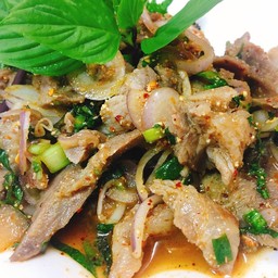 น้ำตกสันคอหมูย่าง