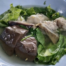 ต้มเลือดหมูสามหนุ่ม สุขาภิบาล 5