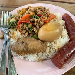 ครัวไพลิน ข้าวแกง กาแฟสด