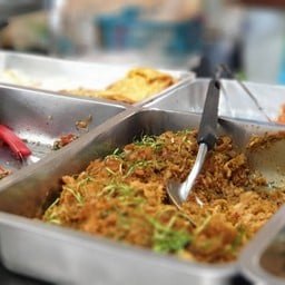 นพเก้า ทำเนียบ