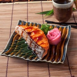 ปลาแซลมอนย่างซีอิ๊ว