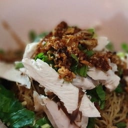 ก๋วยเตี๋ยวไก่ตุ๋นมะระ วรัญญา