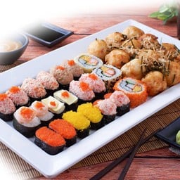 ซูชิ 21 ชิ้น ทาโกยากิ 12 ลูก