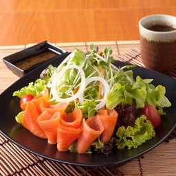 สลัดแซลมอนสด