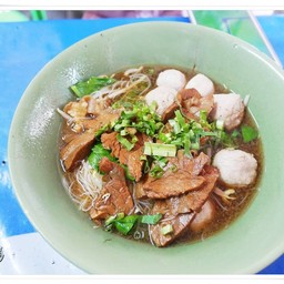 ก๋วยเตี๋ยววัดดง