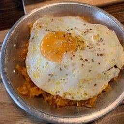 อร่อย ราคาถูก คนไม่เยอะ 