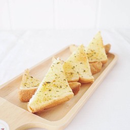 ขนมปังกระเทียม Garlic bread
