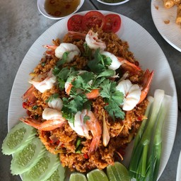 ข้าวผัดต้มยำกุ้งกลาง