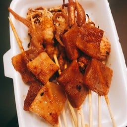 อันนี้คือหม่าล่าร้านข้างๆ เอามากินได้ เค้าน่าจะเป็นเพื่อนกันอร่อยด้วย