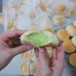 ขนมปังสังขยา ไส้ใบเตย