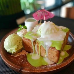 เมนูใหม่แนะนำ ขนมปังอบได้พอดีกรอบนอกนุ่มในไอ
ศรีมทางร้านทำเองไม่หวานมากและหอมกลม