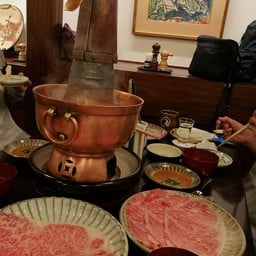 เนื้อโกเบ กับเนื้อวากิว  A4