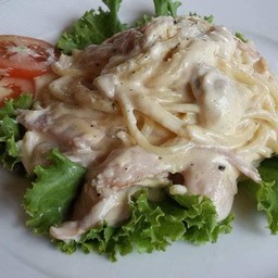 สปาเก็ตตี้ไวท์ซอส