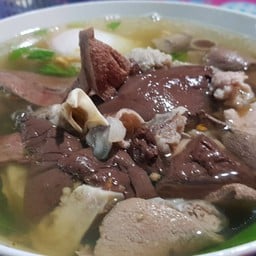 ต้มเลือดหมู โจ๊กปูเป้ ตลาดปทุม