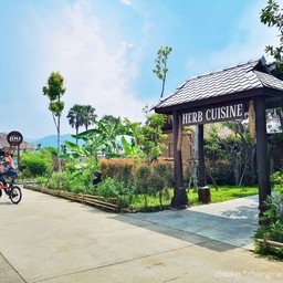HERB Cuisine
ร้านอาหารเพื่อสุขภาพ พร้อมด้วยเมนูที่หลากหลายให้เลือกสรรค์