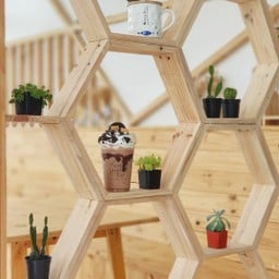 White House In The Garden Cafe&bisto ท่าตอน