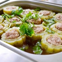 ต้มจืดมะระยัดไส้