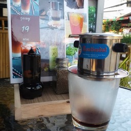 ว่างๆหน่อยมานั่งรอกาแฟจากฟินกาแฟ #ห่อมๆ กัน