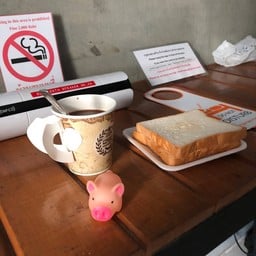 มีขนมปังชากาแฟสำหรับแขกที่มาพักตอนเช้าฟรี 
