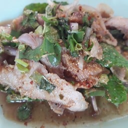 น้ำตกคอหมูย่าง