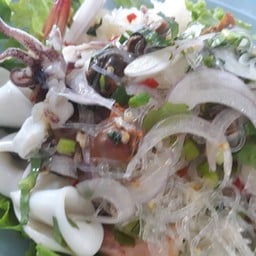 ยำรวมมิตรทะเล