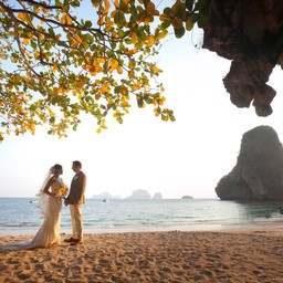 โรงแรมรายาวดี