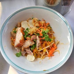 ก๋วยเตี่ยวต้มยำทรงเครื่องเตาถ่านโบราณ อยุธยา