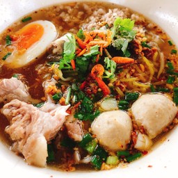 เต้เตี๋ยวต้มยำเขาตอง