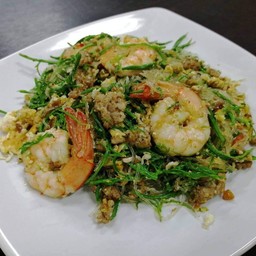 ชะอมผัดไข่กุ้งสด