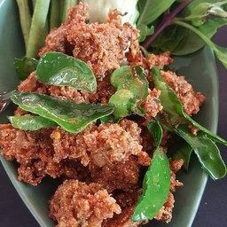 ลาบหมูทอด