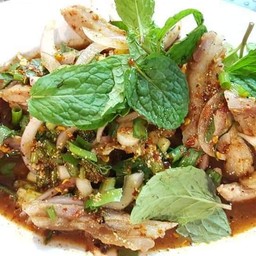 น้ำตกคอหมู