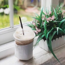 ร้านน่ารัก กาแฟอร่อย บรรยากาศอบอุ่น