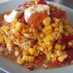 ส้มตำข้าวโพดไข่เค็ม