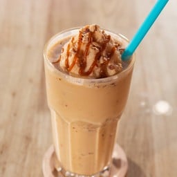 นมสด คาราเมล + อัลมอนต์ (ปั่น)