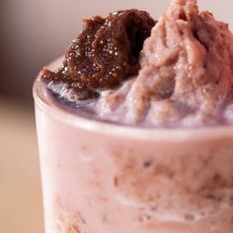 นมชมพู + ถั่วแดง