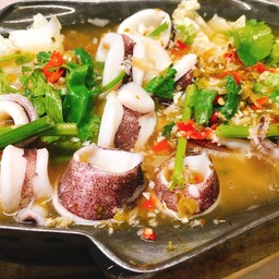 ปลาหมึกไข่นึ่งมะนาว
