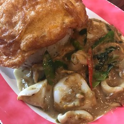 ข้าวราดผัดแกงเขียวหวาน