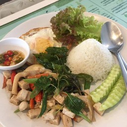ข้าวราดกรเพราเต้าหู้หมูสับ
