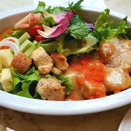 สลัดขนมจีบไข่กุ้งครีมงา