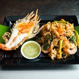 ผัดซีอิ๊ว กุ้งแม่น้ำ