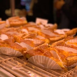 Paris Croissant
