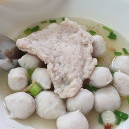 ก๋วยเตี๋ยวโก้ต่อง