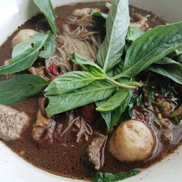 ก๋วยเตี๋ยวเรือลานนา ก๋าไก่