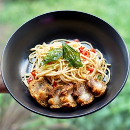 Spaghetti spicy crispy pork
